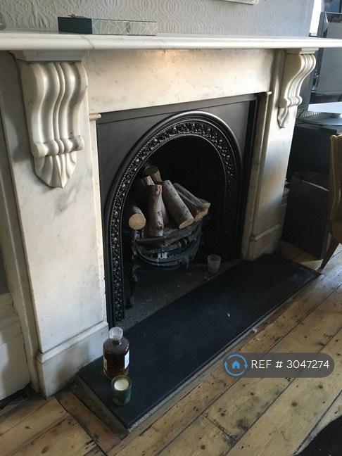 Apartment in Hove - View 4
