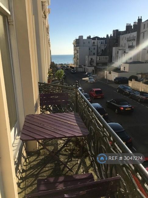 Apartment in Hove - View 5