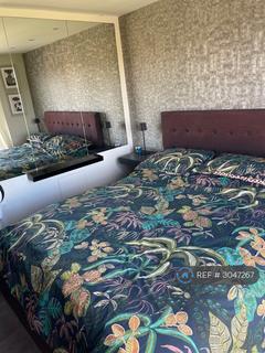 1 bedroom in a house share to rent, Winchmore Hill Road, London, N14