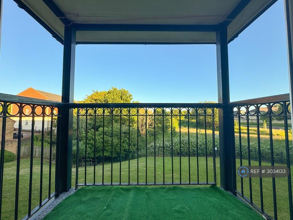 Apartment in Bradley Stoke, Bristol - View 5