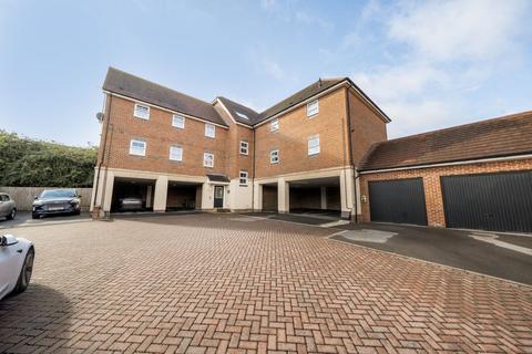 2 bedroom flat for sale, Marchment Close, Andover, SP11 6ZE