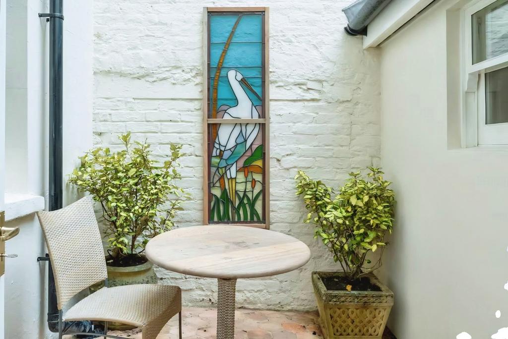 Apartment in East Sussex - View 2