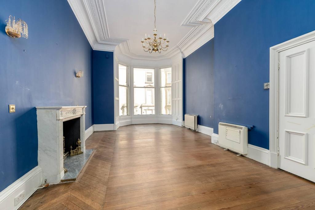 Apartment in Edinburgh - View 3