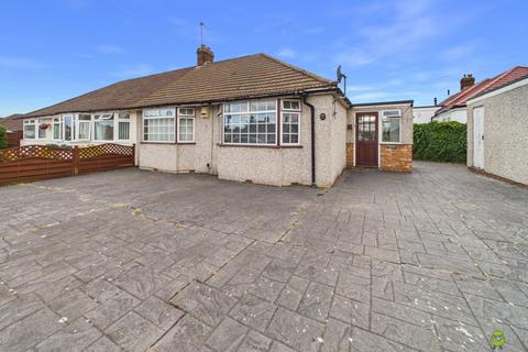 2 bedroom bungalow for sale, The Quadrant, Bexleyheath, Kent, DA7