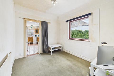 2 bedroom bungalow for sale, The Quadrant, Bexleyheath, Kent, DA7