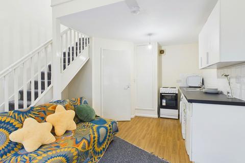 1 bedroom apartment to rent, Chelsea Court, Gloucester GL1