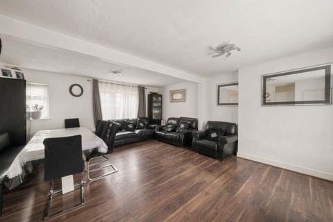 3 bedroom terraced house for sale, Hearn Rise, Northolt, UB5