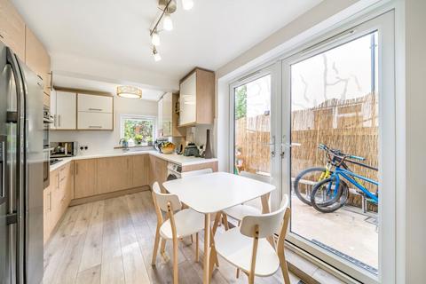 3 bedroom house for sale, Kincaid Road, London SE15