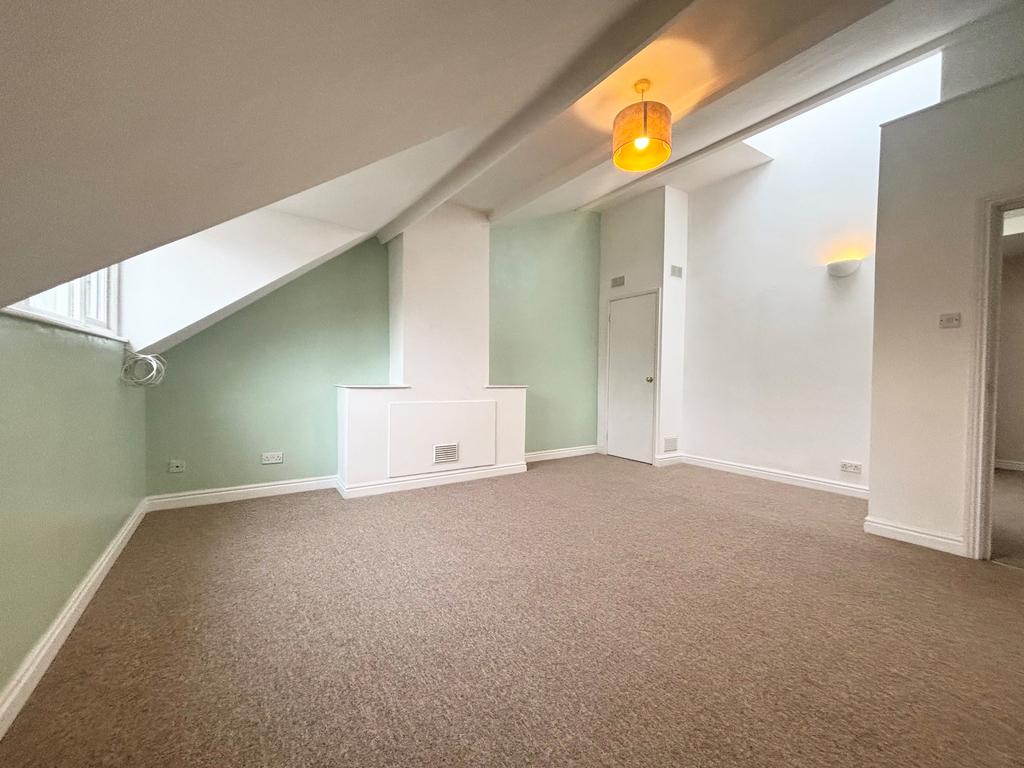 Apartment in Bristol - View 3