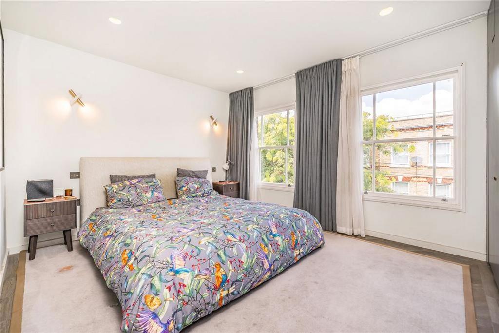 House in London - View 5