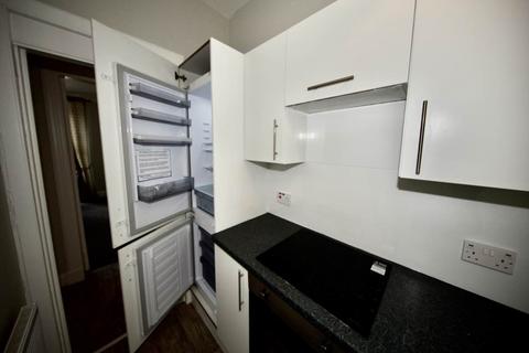 2 bedroom flat to rent, Pitkerro Road, Dundee,