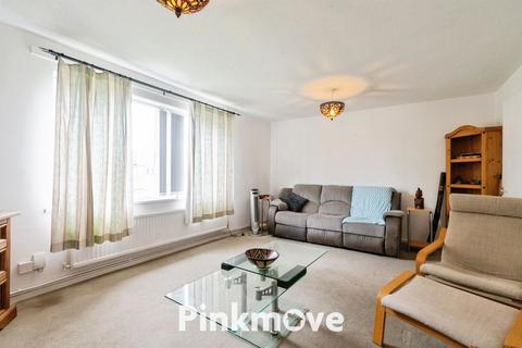 2 bedroom flat for sale, Buttermere Way, Newport NP19