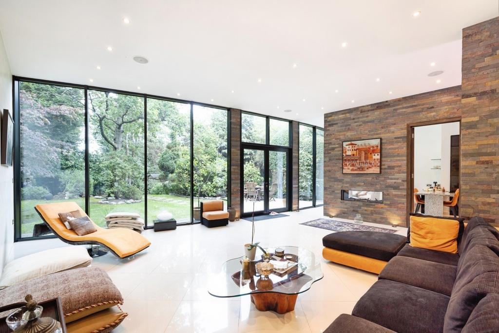 House in Stanmore - View 2