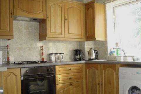 2 bedroom flat to rent, The Pines, London, London, London, N14