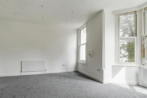 2 bedroom flat to rent, Flat 2, Forest Road West, Nottingham, NG7 4EQ