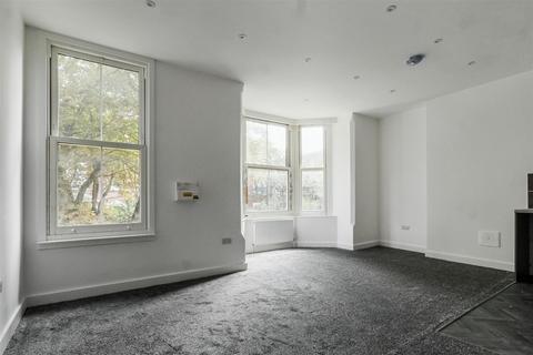 2 bedroom flat to rent, Flat 2, Forest Road West, Nottingham, NG7 4EQ