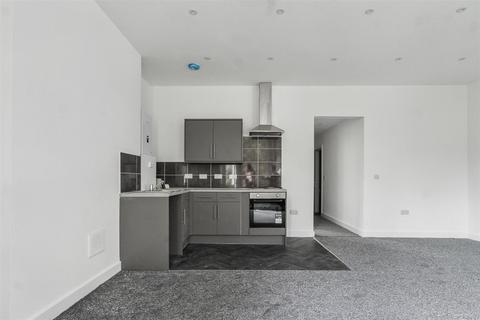 2 bedroom flat to rent, Flat 2, Forest Road West, Nottingham, NG7 4EQ