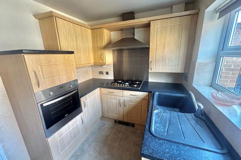 2 bedroom detached bungalow to rent, Kiveton Gardens, Sheffield, S26