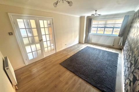 2 bedroom detached bungalow to rent, Kiveton Gardens, Sheffield, S26