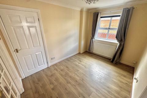 2 bedroom detached bungalow to rent, Kiveton Gardens, Sheffield, S26