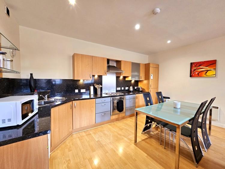 Apartment in Leeds - View 5