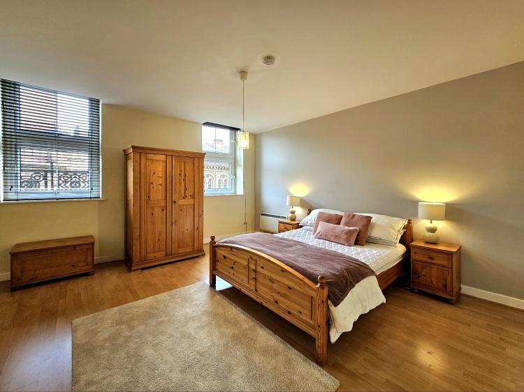 Apartment in Leeds - More