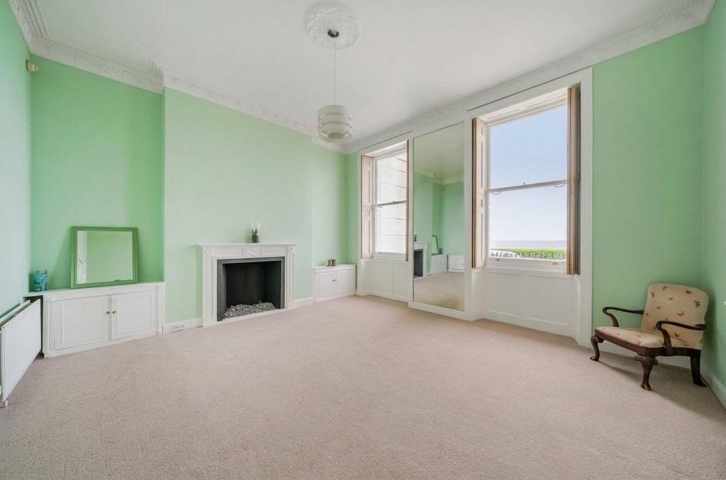 Apartment in Brighton - More