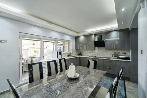 4 bedroom semi-detached house for sale, Normanshire Drive, Chingford, E4