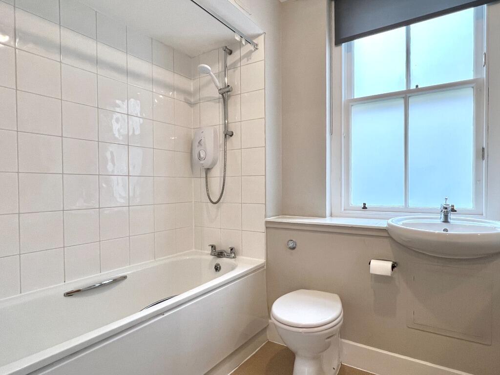 Apartment in Edinburgh - More