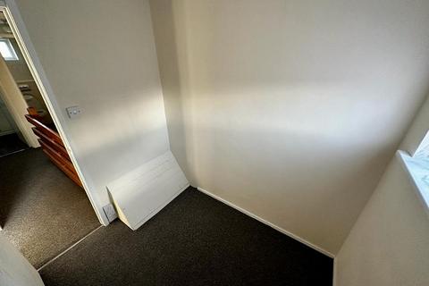 3 bedroom terraced house to rent, Clipston Walk, Peterborough, Cambridgeshire