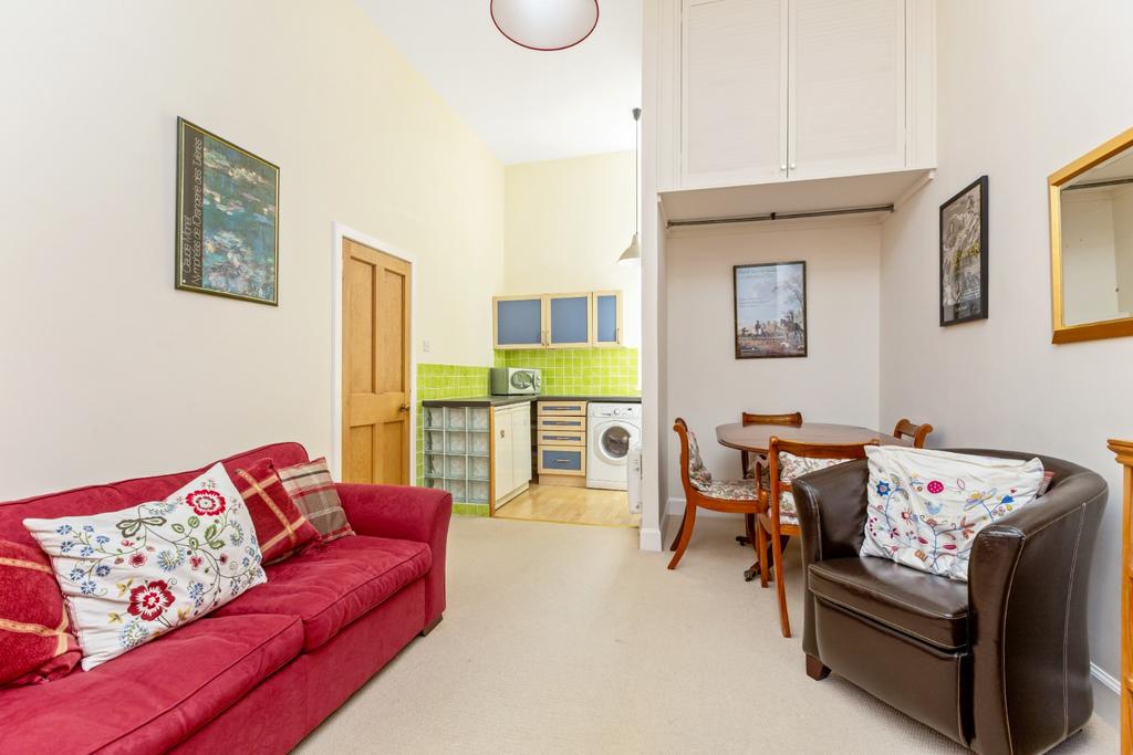 Apartment in Edinburgh - View 3