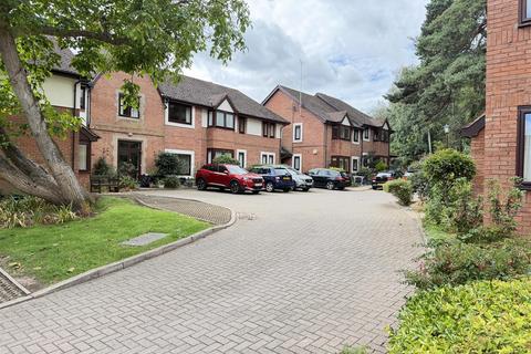 2 bedroom flat for sale, Priory Road, Warwick