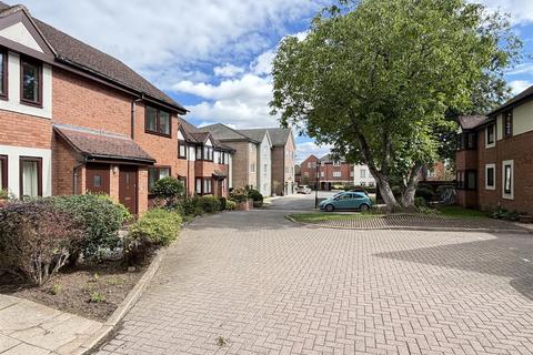 2 bedroom flat for sale, Priory Road, Warwick