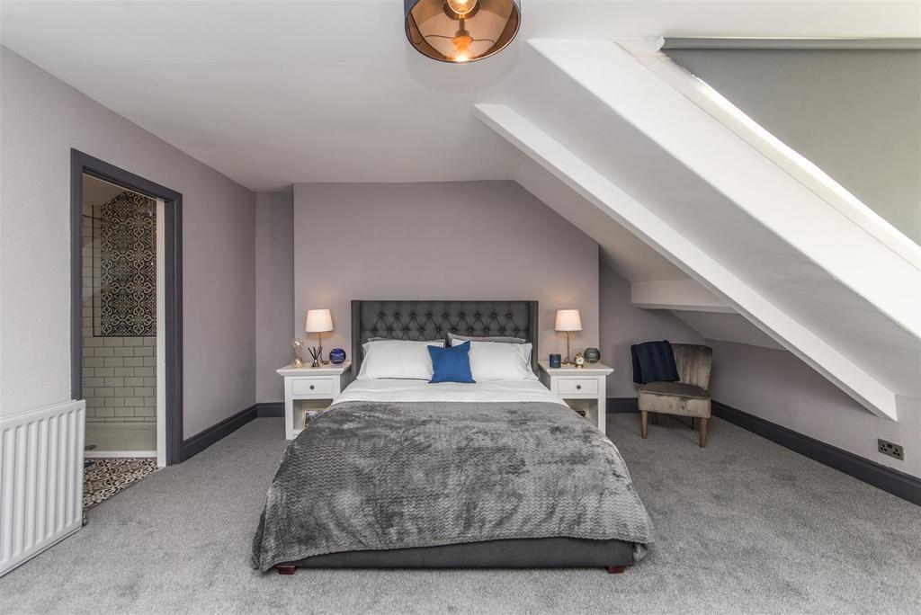 Apartment in Newcastle Upon Tyne - View 5