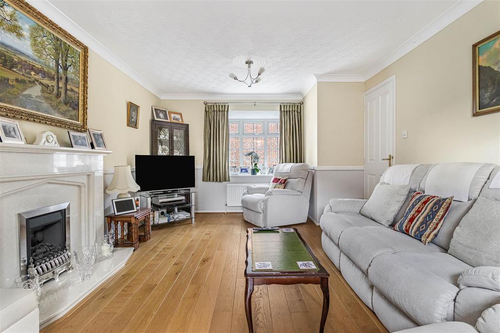 House in Cambridge, Cherry Hinton - View 2