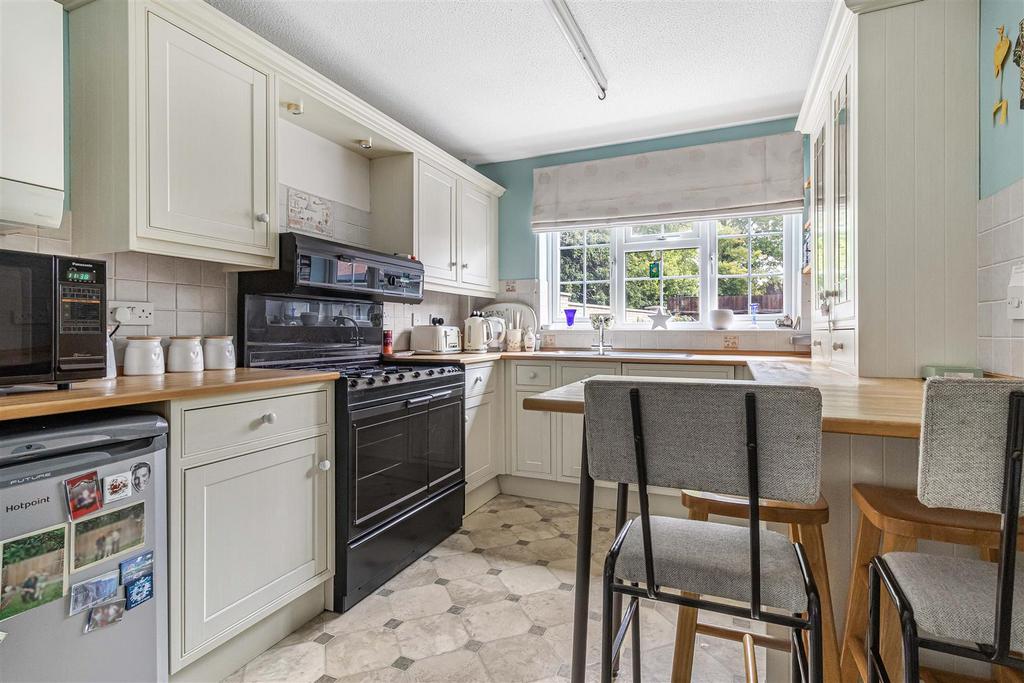 House in Cambridge, Cherry Hinton - More