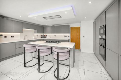 4 bedroom detached house for sale, Newark Drive, Great Sankey, WA5