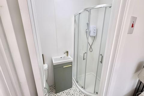 1 bedroom in a house share to rent, Herbert Road, Smethwick, B67