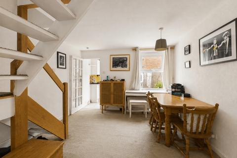 2 bedroom terraced house to rent, St. Johns Place, Canterbury