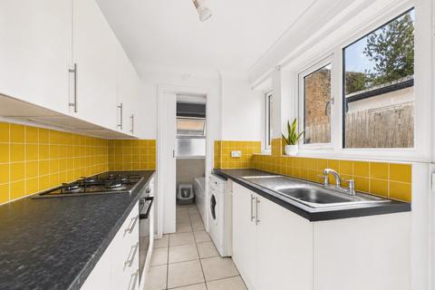 2 bedroom terraced house to rent, St. Johns Place, Canterbury