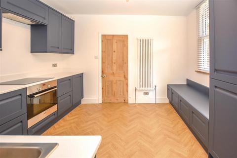 1 bedroom apartment for sale, Robin Hood Road, Brentwood