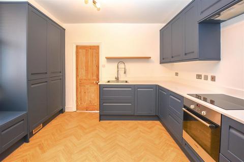 1 bedroom apartment for sale, Robin Hood Road, Brentwood