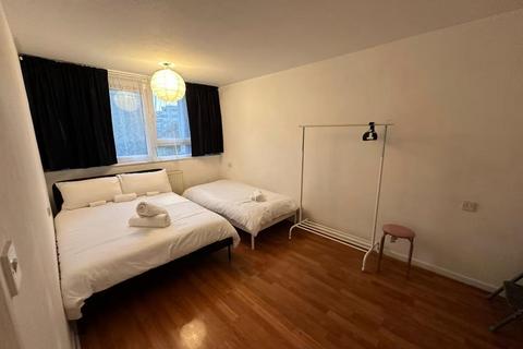 1 bedroom apartment to rent, Soldene Court, Georges Road N7