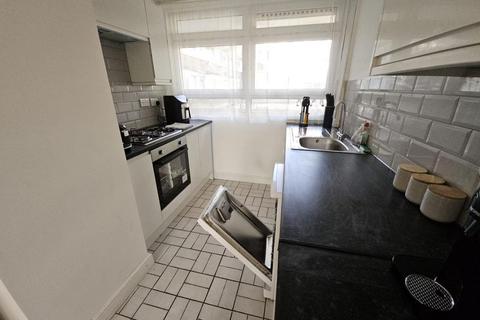 1 bedroom apartment to rent, Soldene Court, Georges Road N7