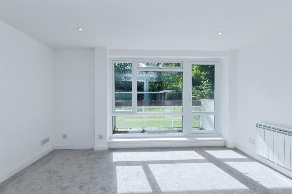 Apartment in Bournemouth - View 3