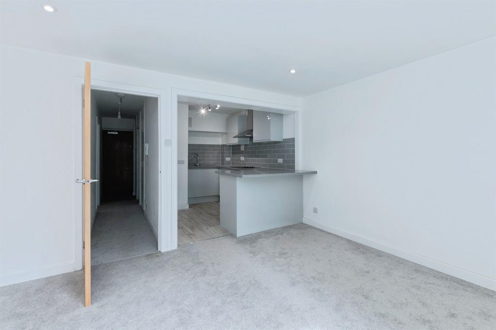 Apartment in Bournemouth - View 4