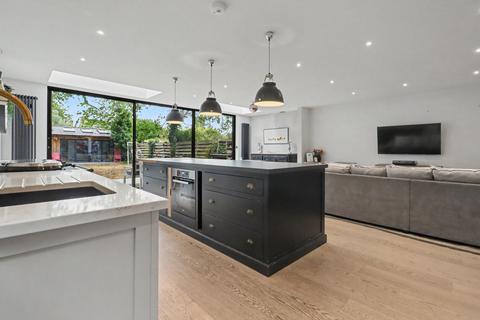 undefined, Kent Road, East Molesey, KT8