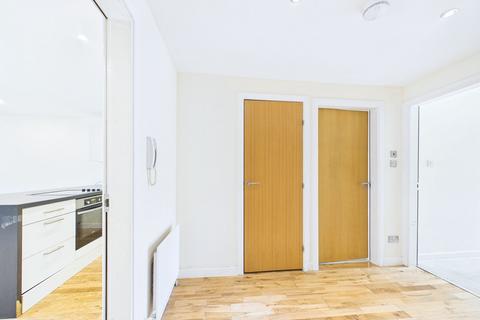 2 bedroom flat to rent, Great Dovehill, Glasgow, G1