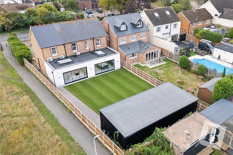 4 bedroom detached house for sale, London Road, Wickford, Essex, SS12