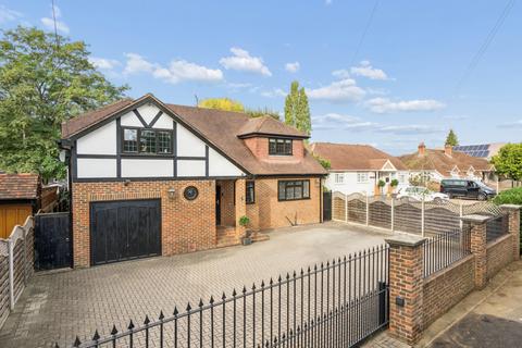 4 bedroom detached house for sale, Garson Lane, Staines-upon-thames, TW19